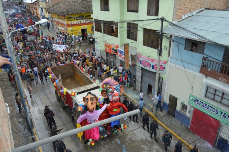 The Ño and Doña Arrive